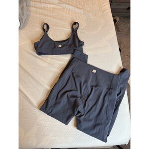 Vuori Women's Slate Blue Sports Bra Set